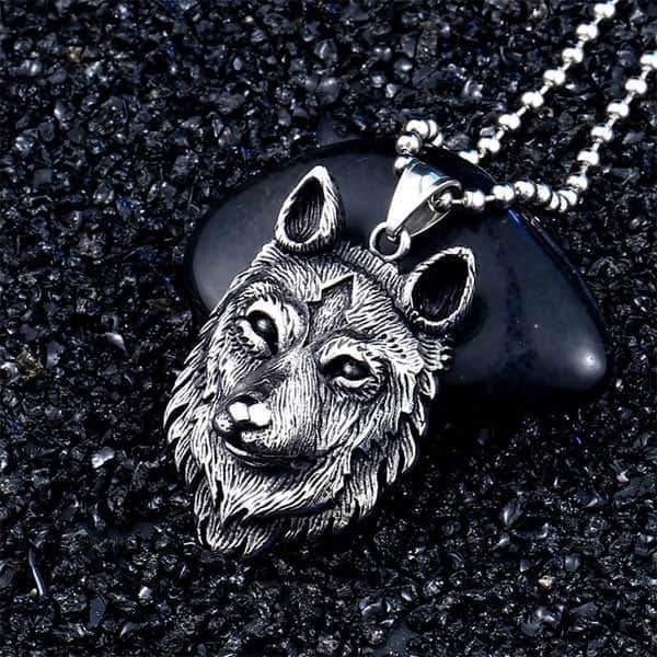 Carved Wolf Head Pendant | Wolf-Horde-Beaded Chain-