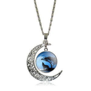 Crescent Moon Wolf Necklace | Wolf-Horde-Model 5-