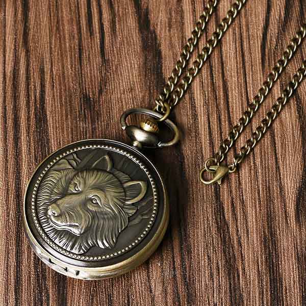  Gusset watch with wolf's head | Wolf-Horde-