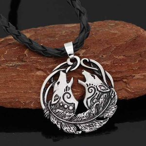 Howling Wolf Pendant Necklace | Wolf-Horde-Silver / rope-