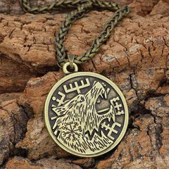 Nordic Viking Wolf Pendant | Wolf-Horde-Golden-