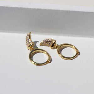 Silver Wolf Earrings | Wolf-Horde-One pair golden-
