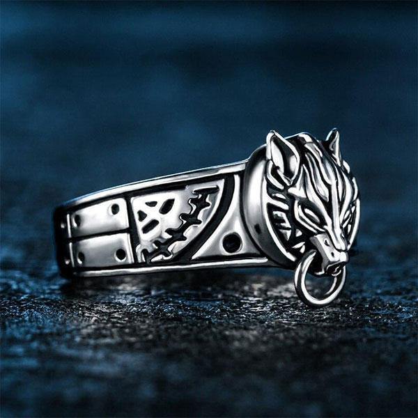 Men's Silver Wolf Ring With Cubic Zirconia - Atolyestone