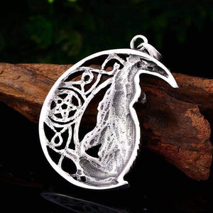 Wolf and Moon Pendant | Wolf-Horde-with keel chain-