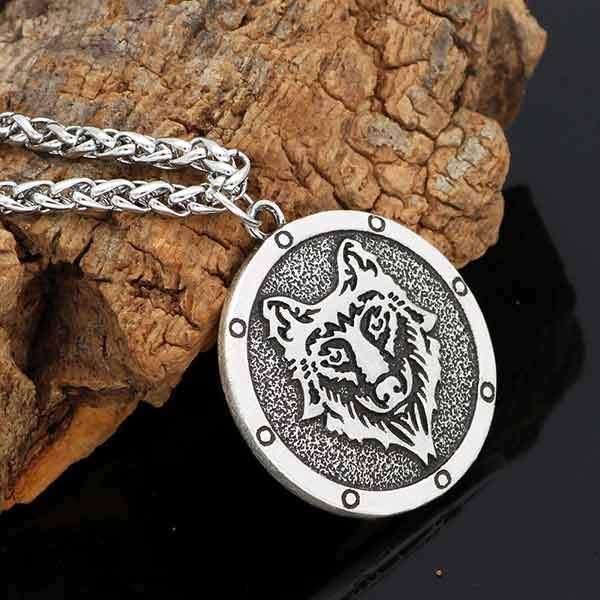 Wolf Coin Necklace | Wolf-Horde-Golden-