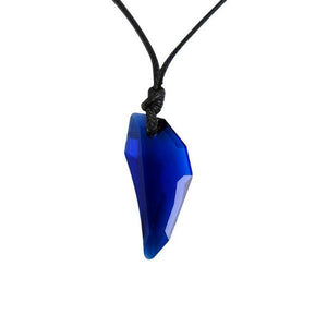 Wolf Tooth Pendant Necklace | Wolf-Horde-color 1-