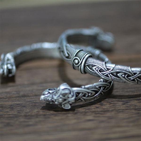 Wolf Torc Bracelet | Wolf-Horde-Silver-