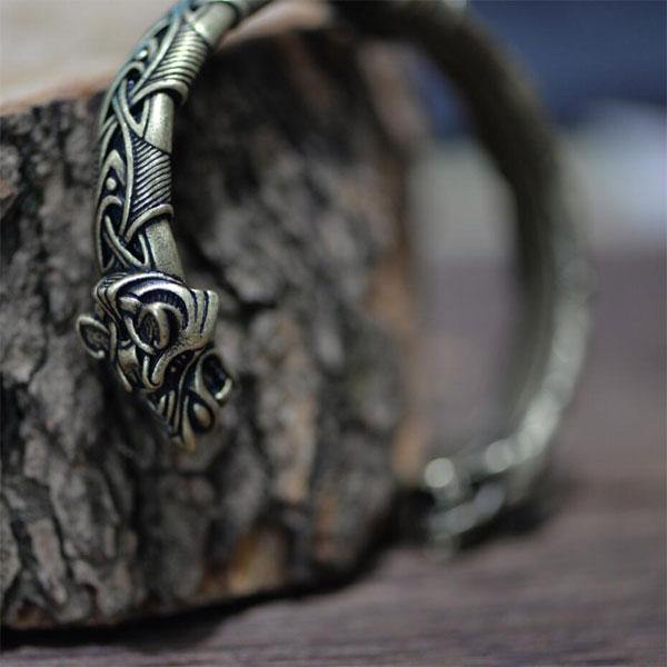 Wolf Torc Bracelet | Wolf-Horde-Silver-